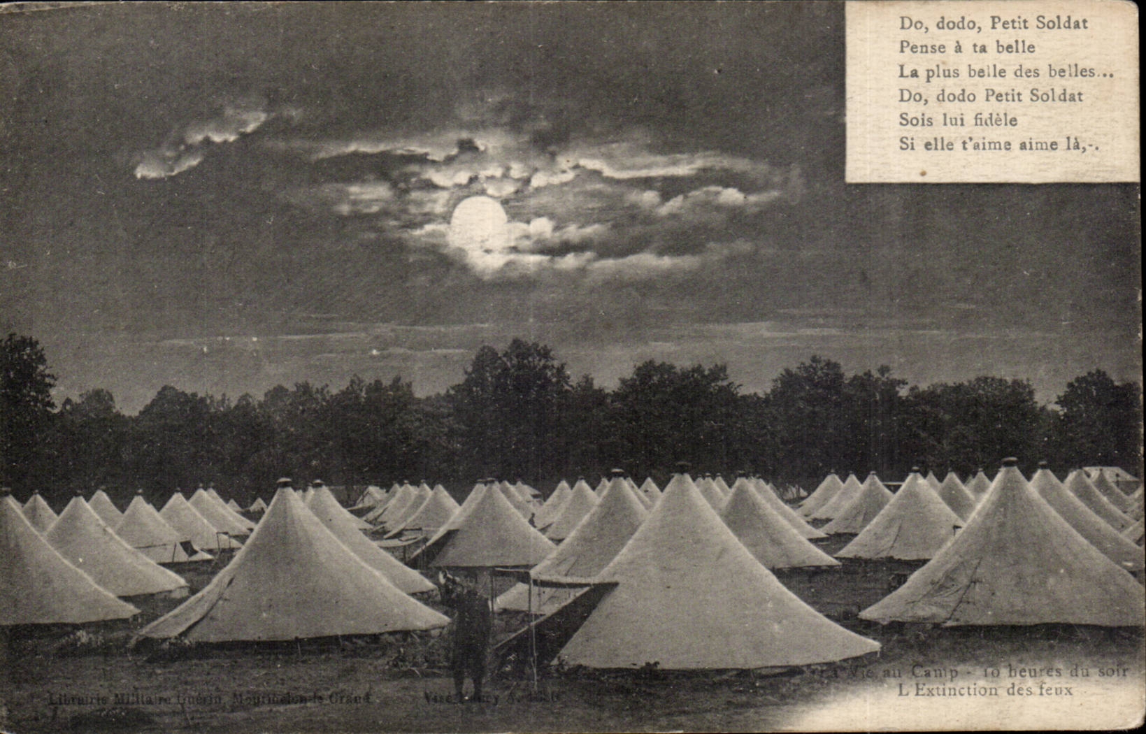CPA Militaria La vie au camp 10 heures du soir L extinction des feux