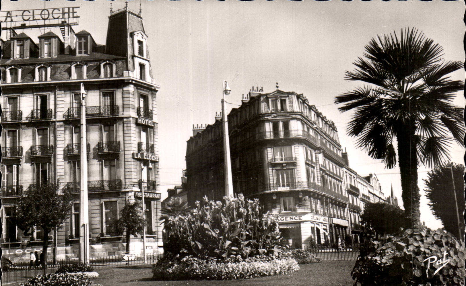 CPSM Dijon place Darcy