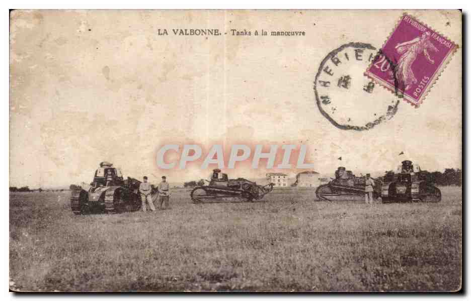 CPA Militaria la Valbonne Tanks a la manoeuvre