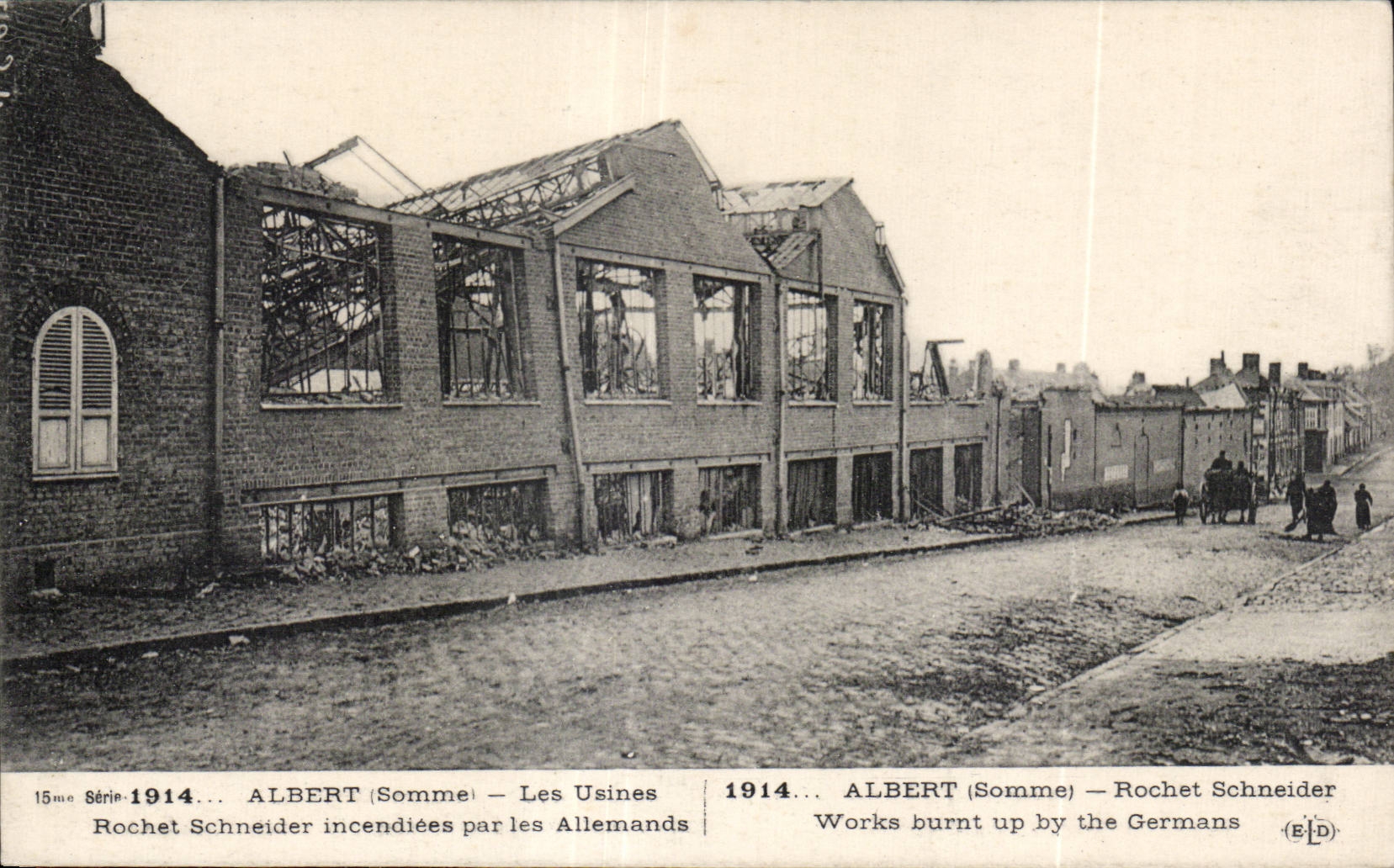 CPA Militaria Albert Les usines Rochet Schneider incendiees par les allemands