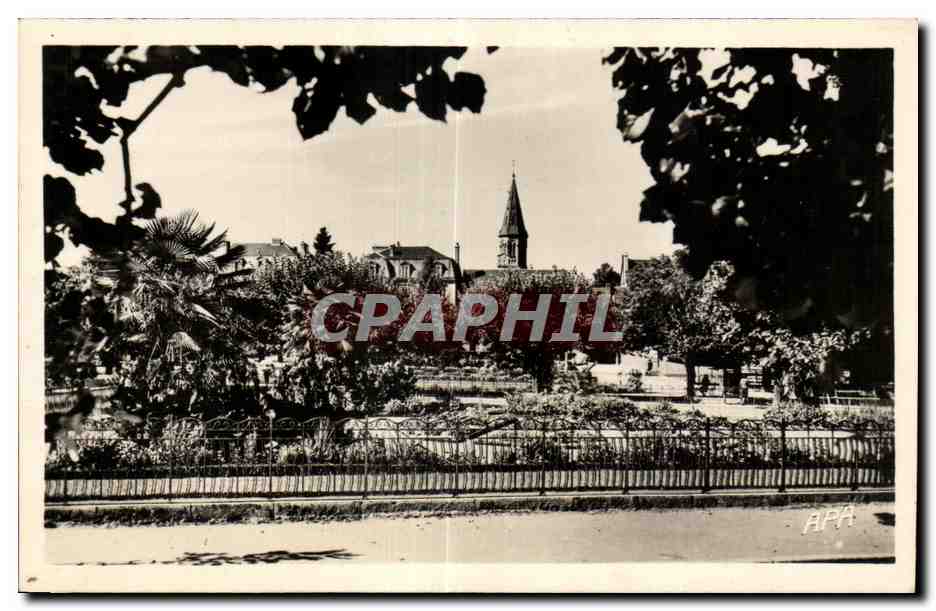 Brive - Les Jardins Public - L Eglise Saint Sernin CPA