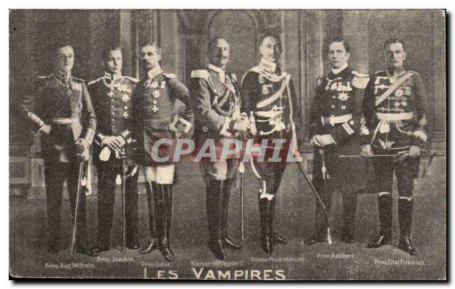 CPA Militaria Les vampires
