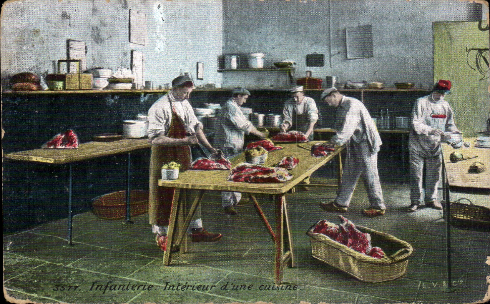 CPA Militaria Infanterie Interieur d une cuisine