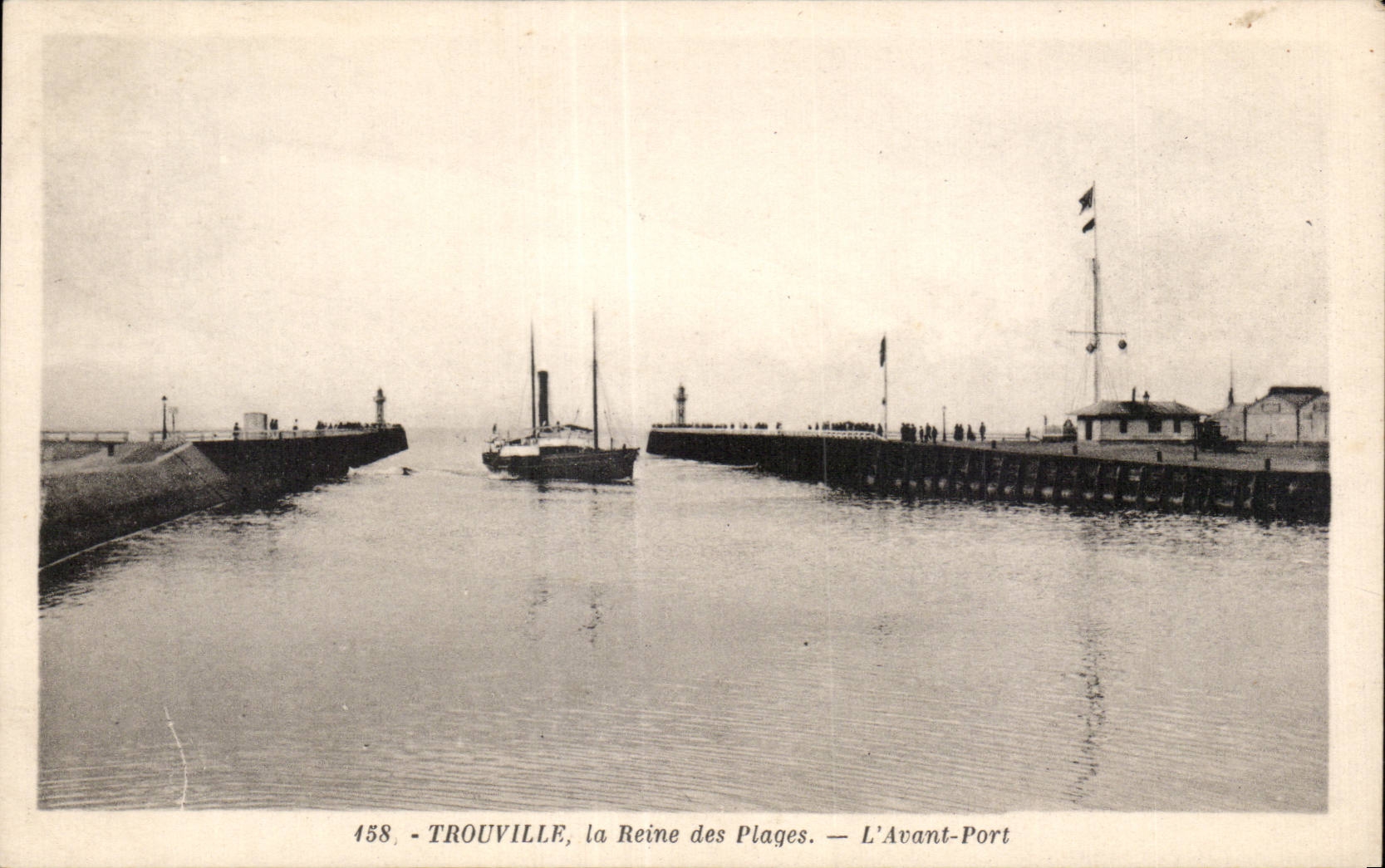 TROUVILLE, la Reine des Plages — L'Avant-Port — n° 458