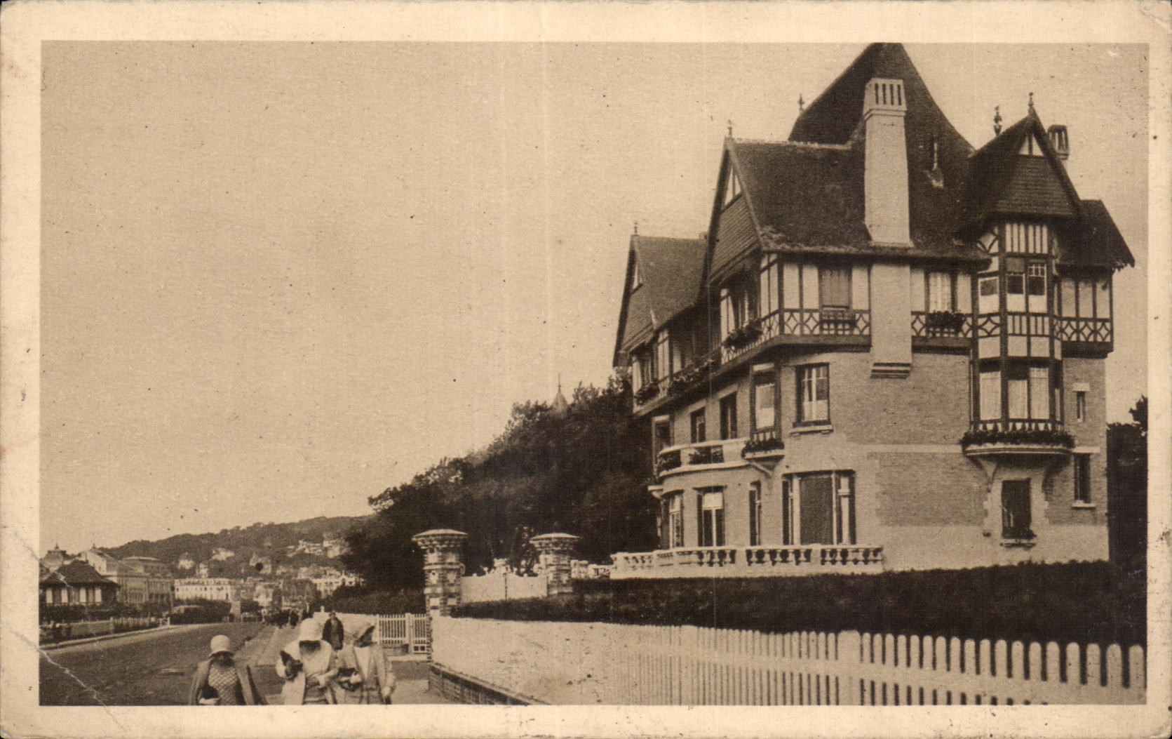 Villa Citroën — Boulevard Eugène Cornuché — Deauville