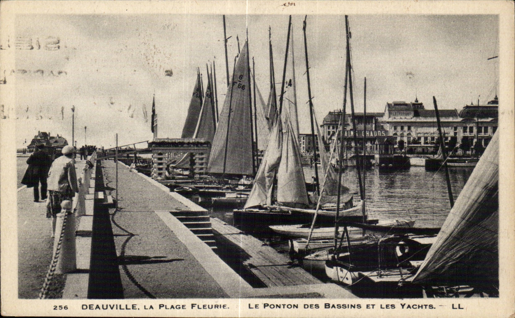 Deauville, La Plage Fleurie — Le Ponton des Bassins et les Yachts — LL, n°256