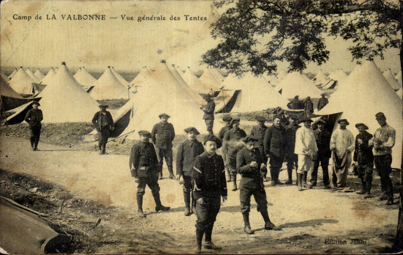 CPA Militaria Camp de la Valbonne Vue generale des tentes