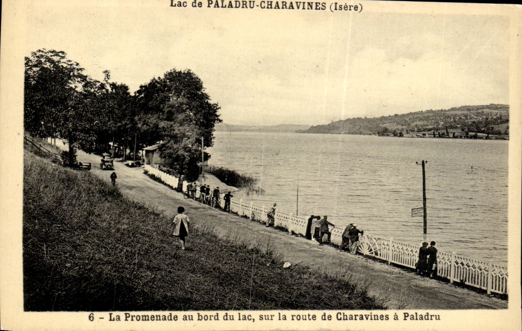 La Promenade au bord du lac - sur la route de Charavines a Paladru - CPA 