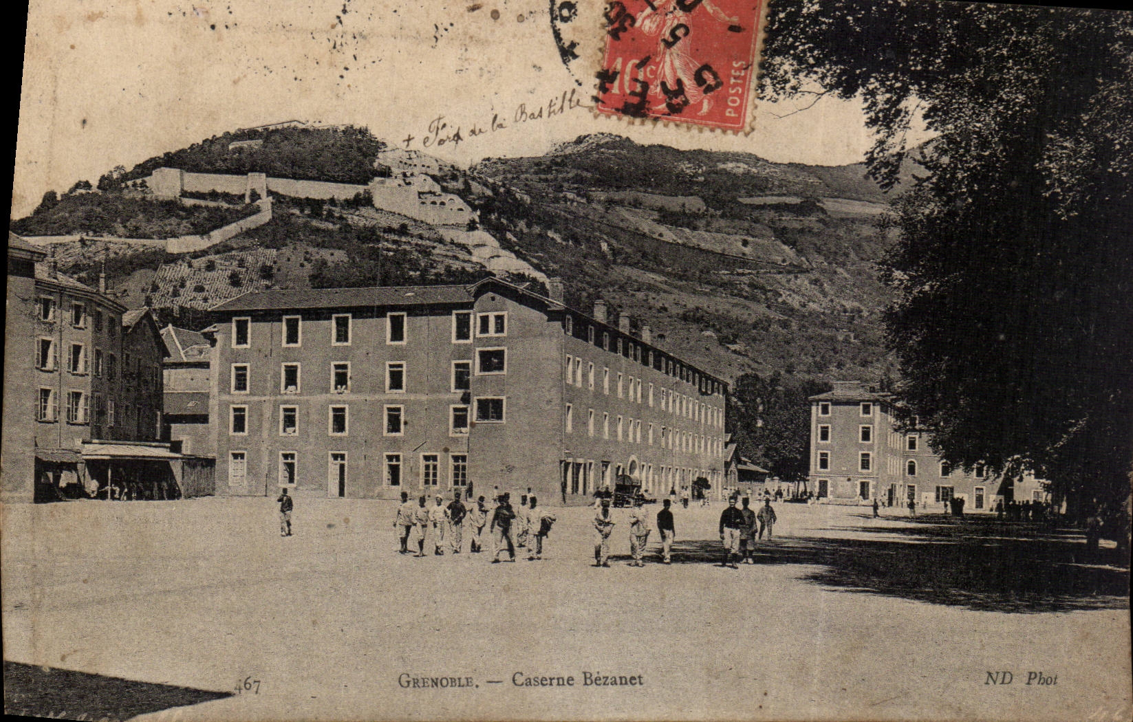 Grenoble - Caserne Bezanet Militaria - CPA 