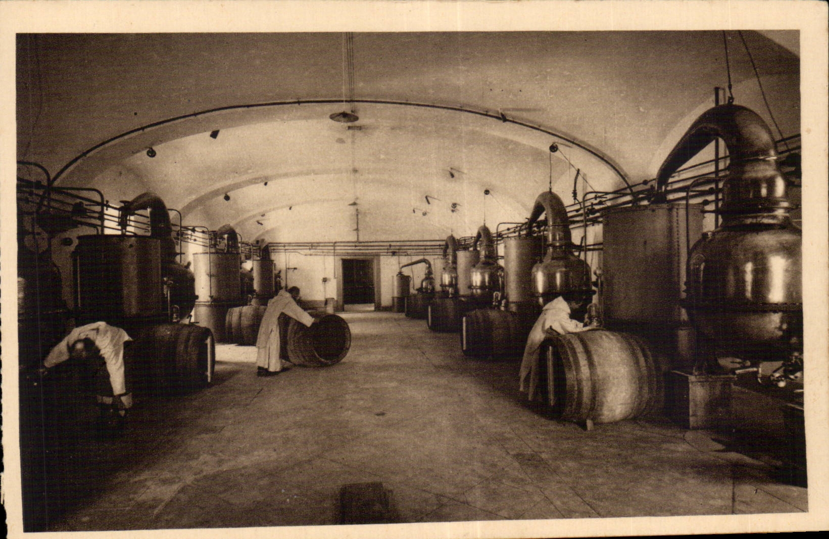 Dauphine - Fourvoirie - Fabrication de la Liqueur de la Grande Chartreuse - CPA 