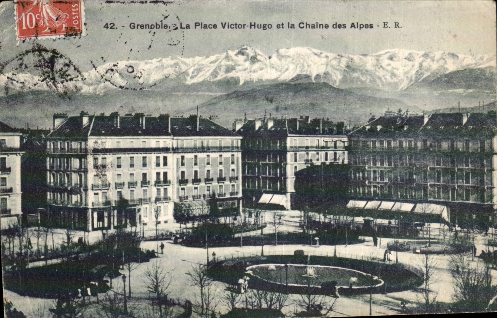 Grenoble - La Place Victor-Hugo et la Chaîne des Alpes - E.R. n°42