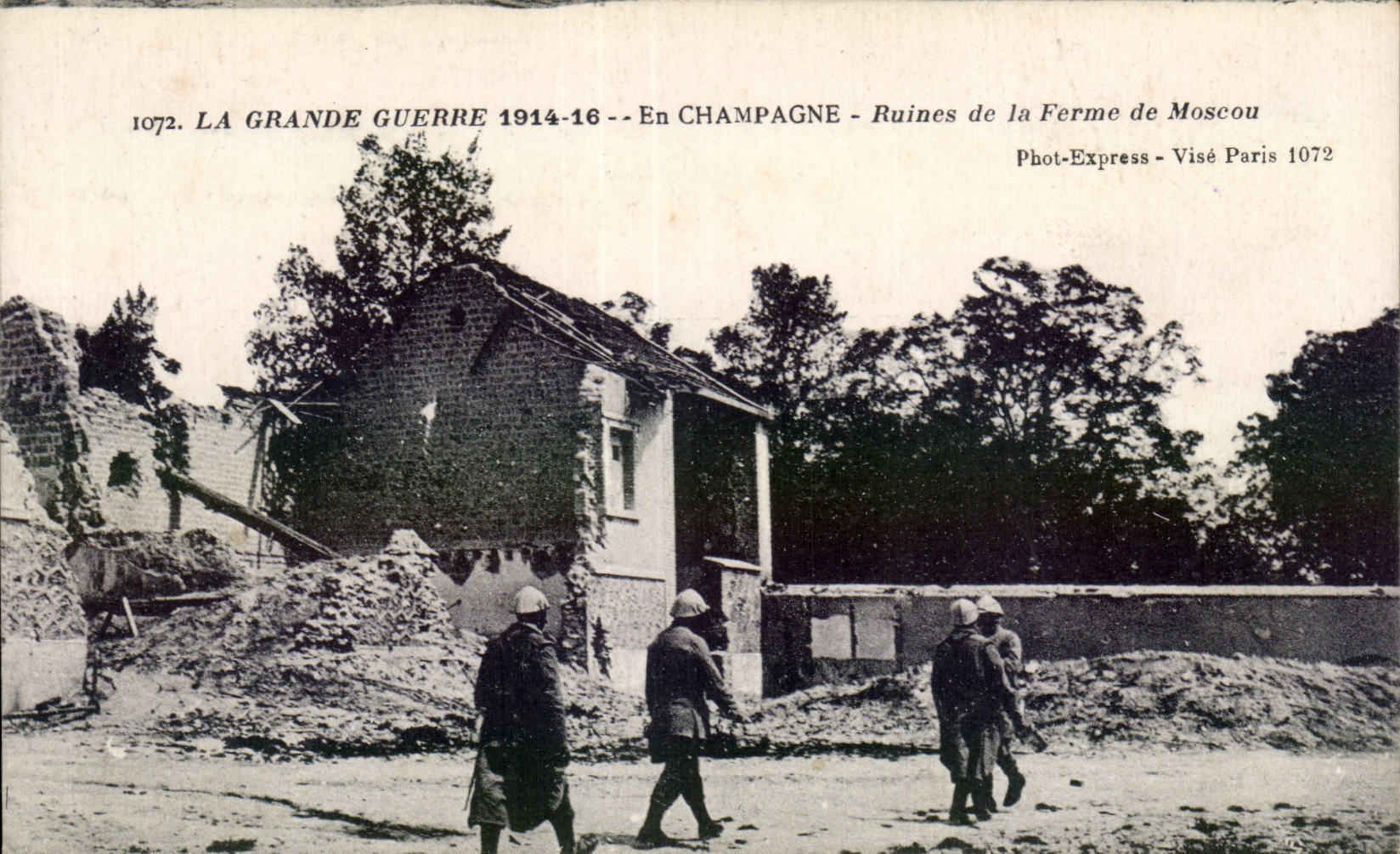 CPA Militaria Bataille de la Marne En Champagne Ruines de la ferme de Moscou