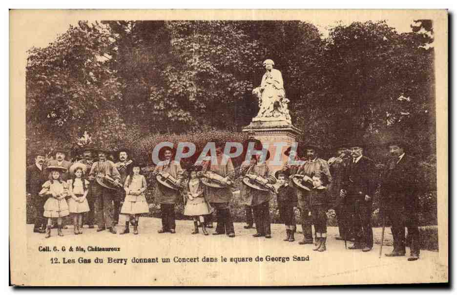 Les Gas du Berry donnant un Concert dans le square de George Sand — Châteauroux, éditée par Cell. G. G & fils, n°12