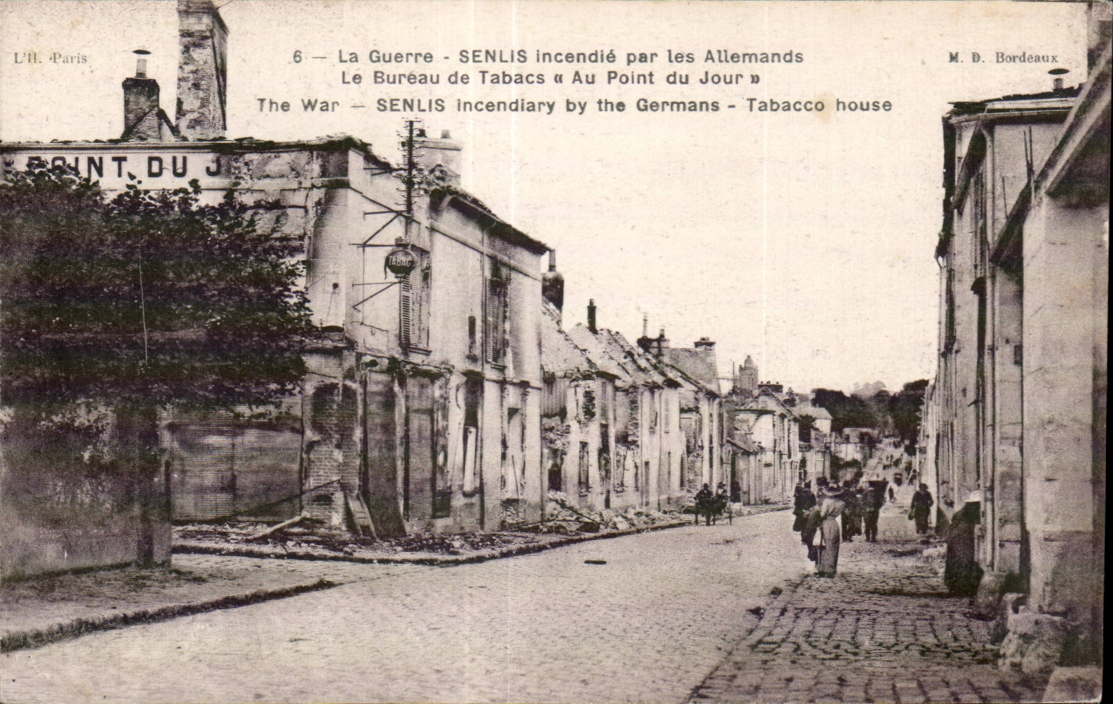 CPA Militaria Guerre de 1914 Senlis incendie par les allemands Le bureau de tabacs Au point du jour 