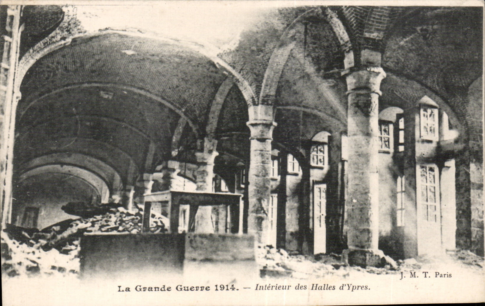 Innenraum der Hallen von Ypres — Der Große Krieg 1914 — J. M. T. Paris