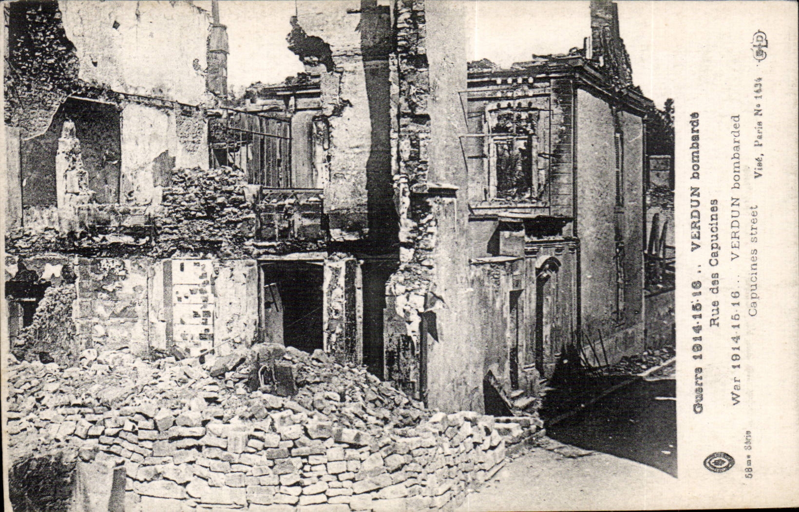 CPA Militaria Verdun bombarde Rue des Capucines