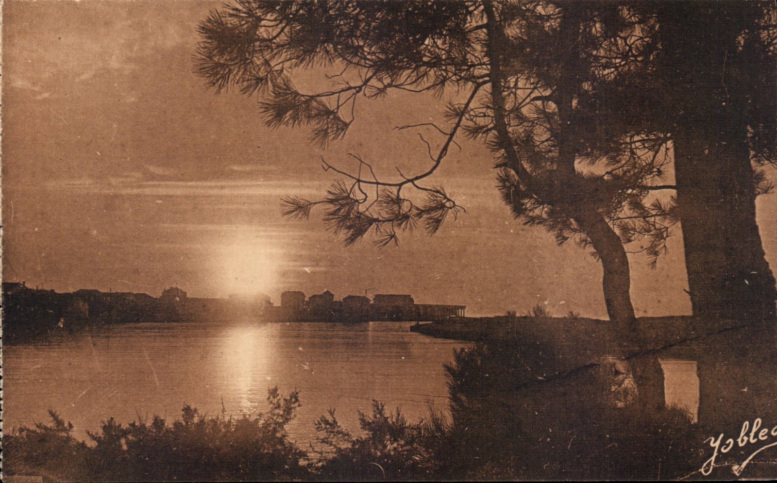 Coucher de Soleil sur Capbreton — Dans les Landes de Gascogne — Phototypie Marcel Delbouy, Bordeaux