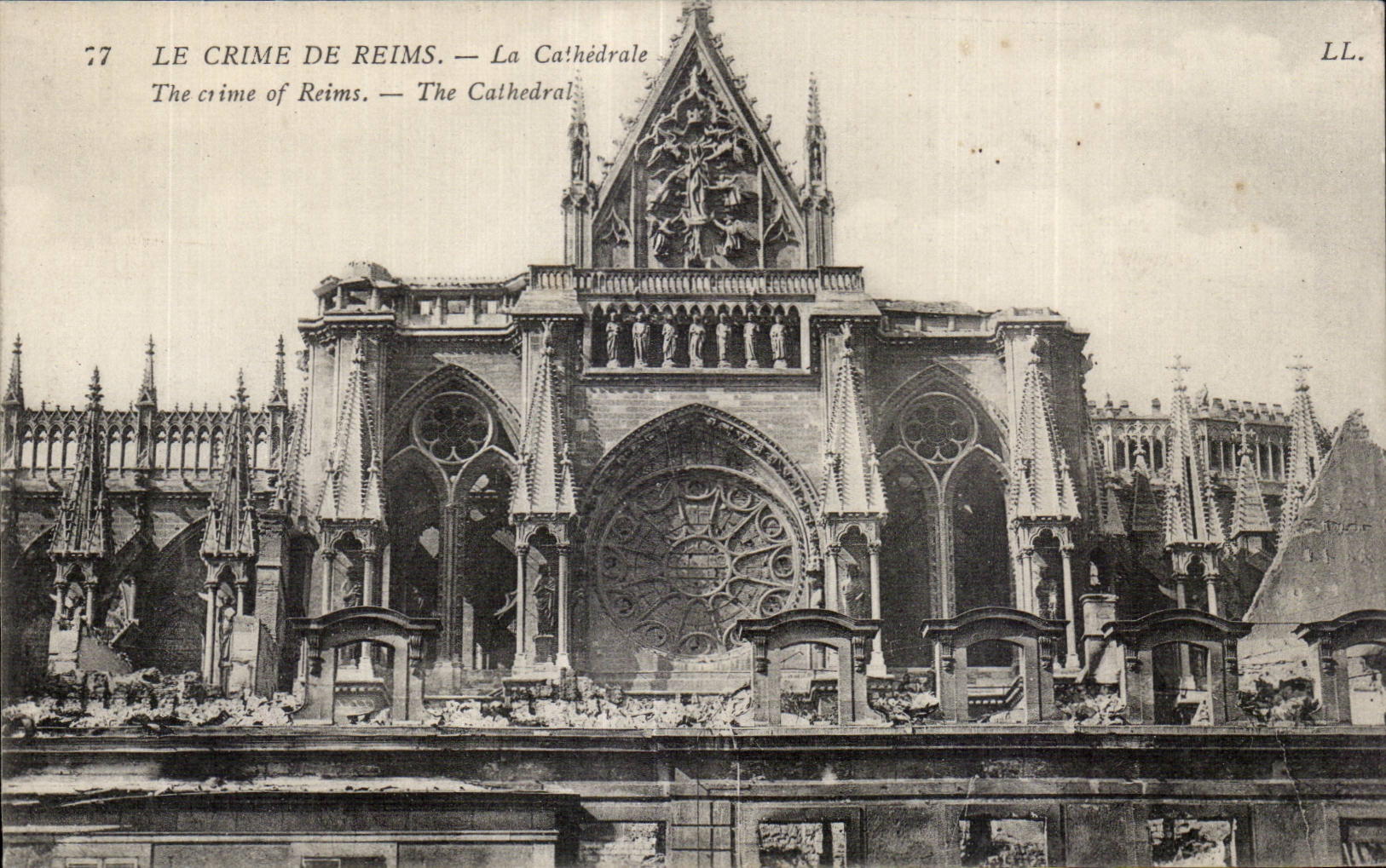 CPA Crime de Reims La cathedrale 