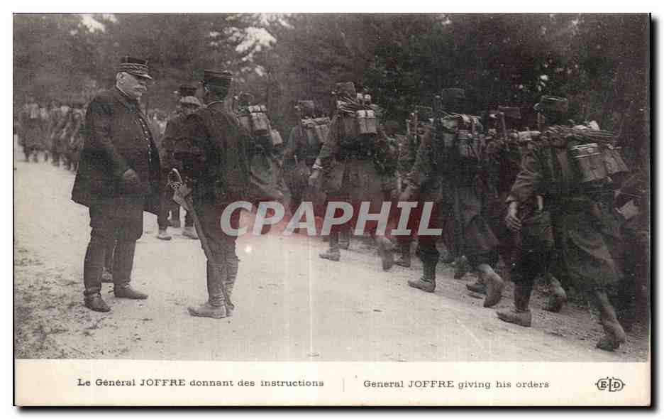 CPA Militaria Le general Joffre donnant ses instructions 