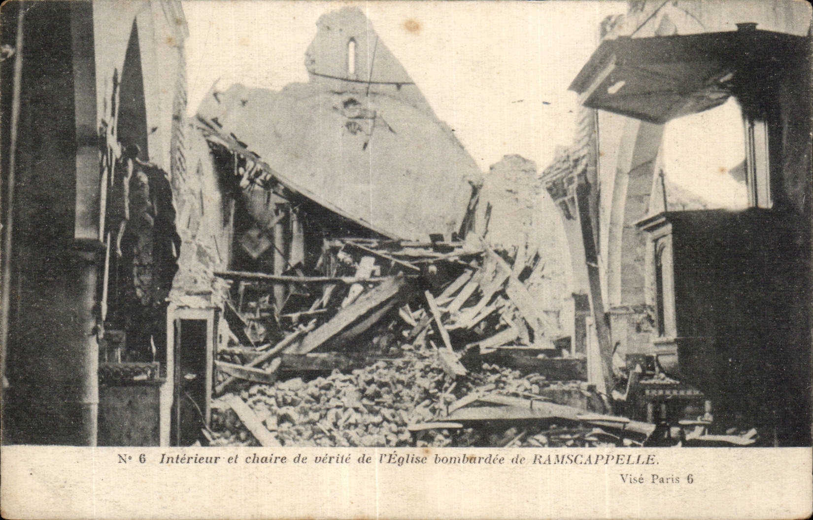CPA Militaria Interieur de la chaire de verite de l eglise bombardee de Ramscappelle
