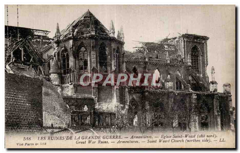 CPA Militaria Armentieres Interieur de l eglise Saint Waast 