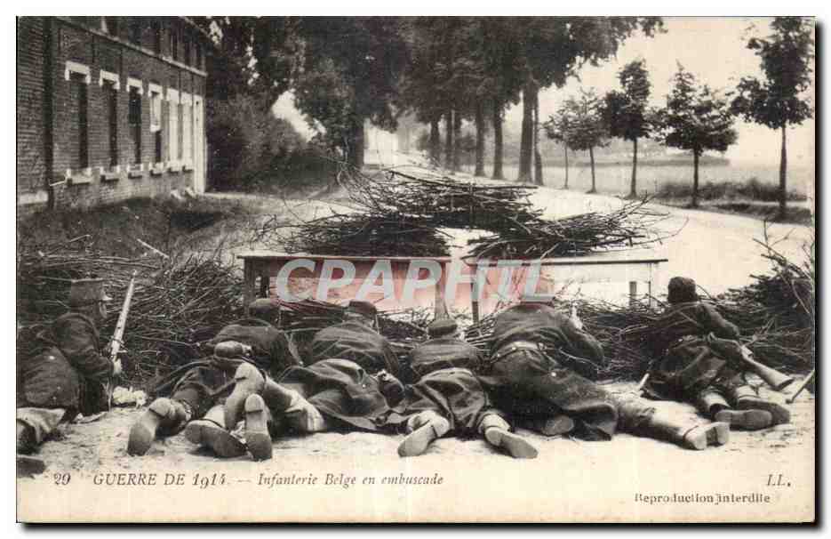 CPA Militaria Guerre de 1914 Infanterie belge en embuscade