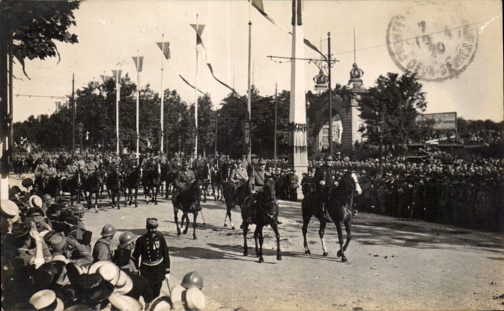 Paris - Fetes de la Victoire - 14 Juillet 1919 - Joffre et Foch - CPA 