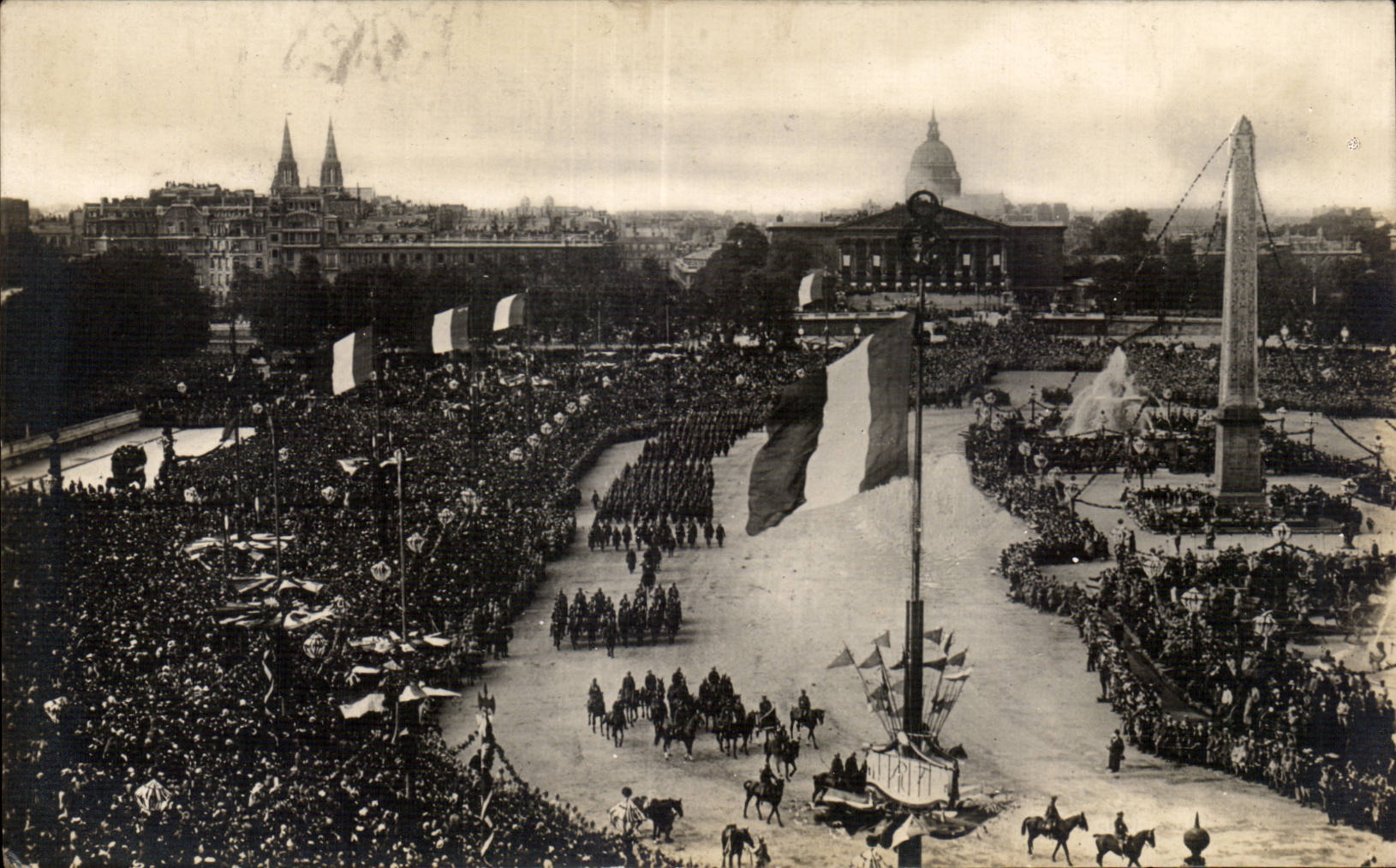 Paris - Fetes de la Victoire - 14 Juillet 1919 - Place de la Concorde - CPA 