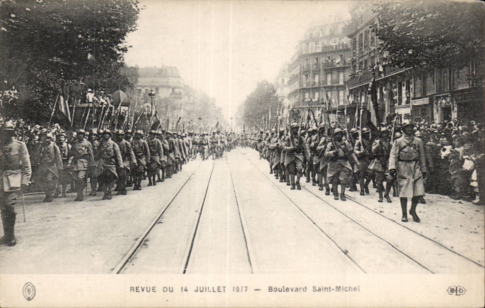 Paris - Revue du 14 Juillet 1917 - Boulevard Saint Michel - CPA 