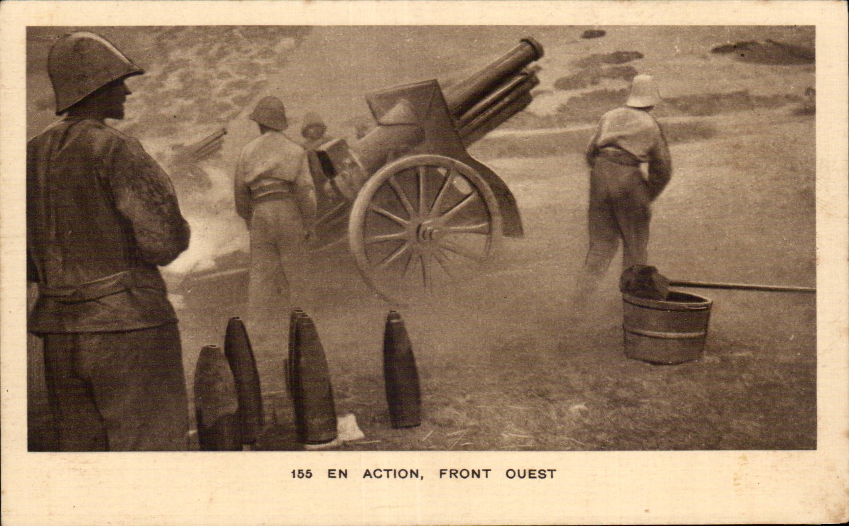 CPA Militaria En action Front Ouest Canon 