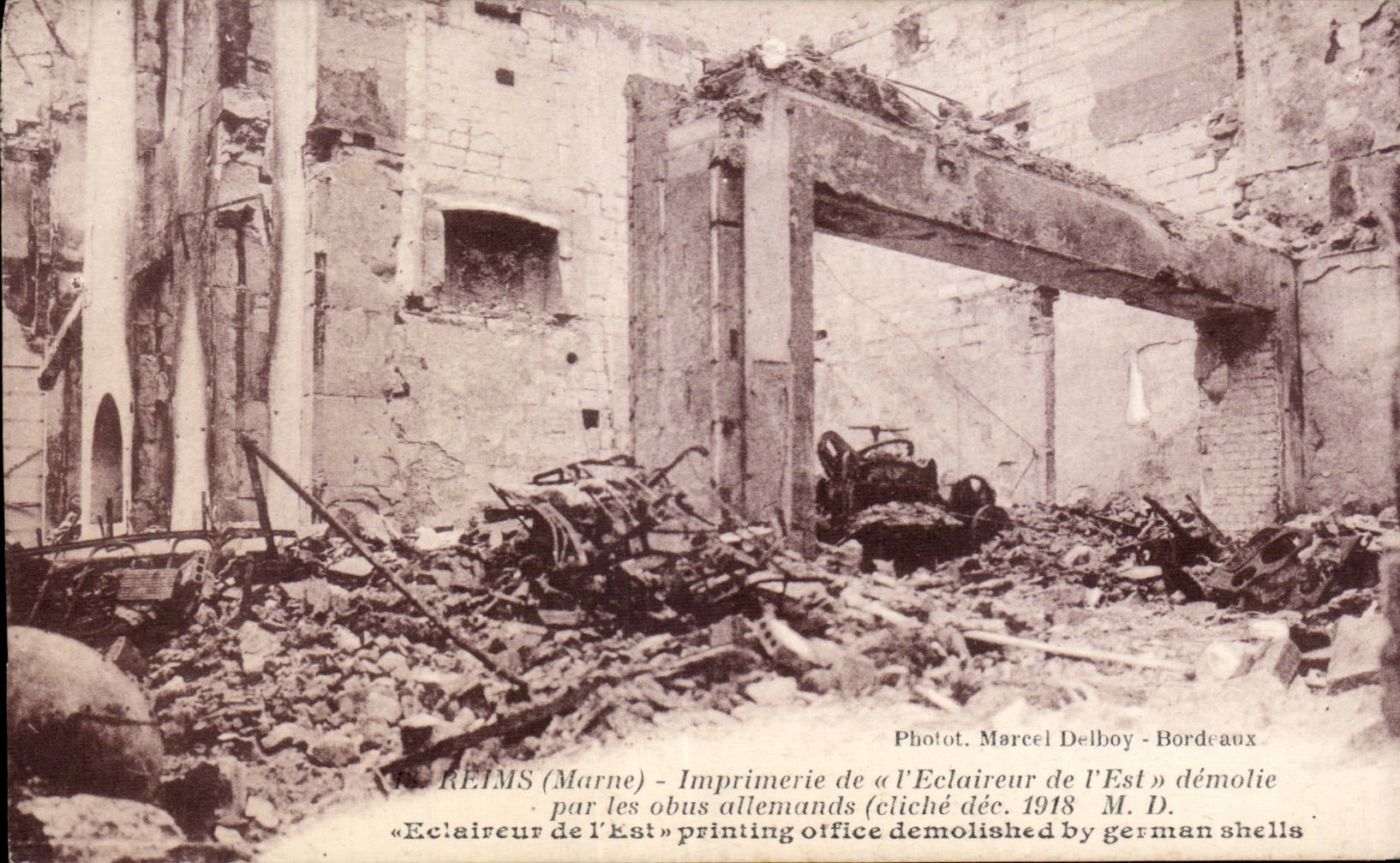 CPA Militaria Reims Imprimerie de l Eclaireur de l est demolie par les obus allemands