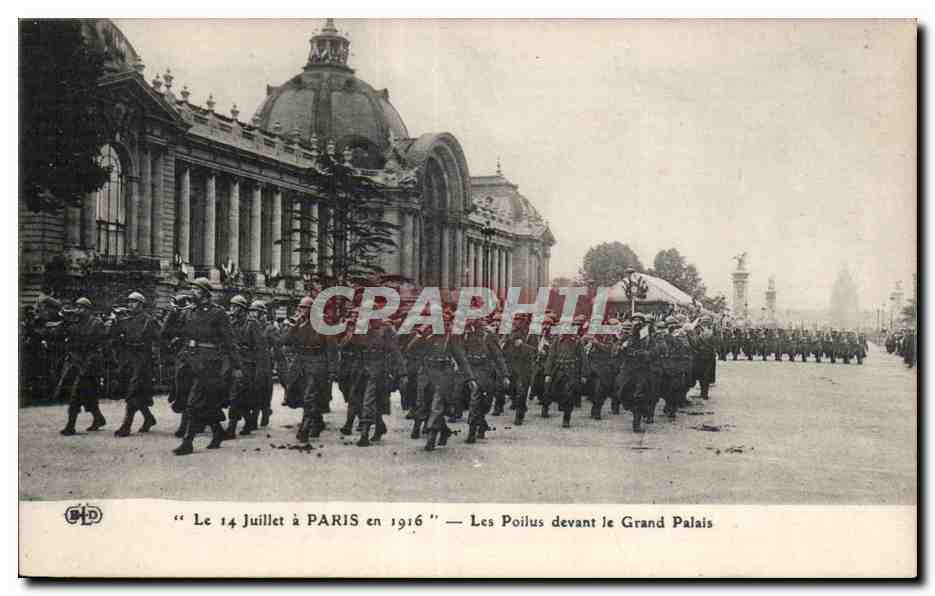Les Poilus devant le Grand Palais — Paris — Éditeur B.D.D. n° non visible