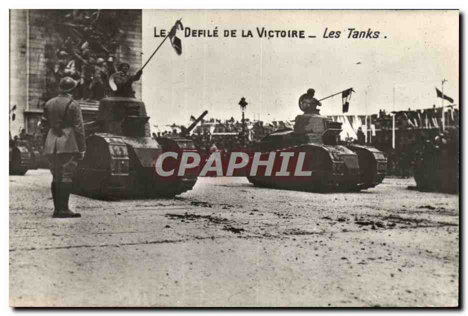 Défilé de la Victoire — Les Tanks — CPAPHIL