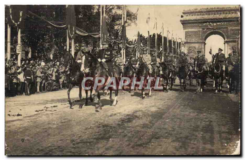 CPA Militaria Paris Fetes de la Victoire 14 juillet 1919 Arc de Triomphe 