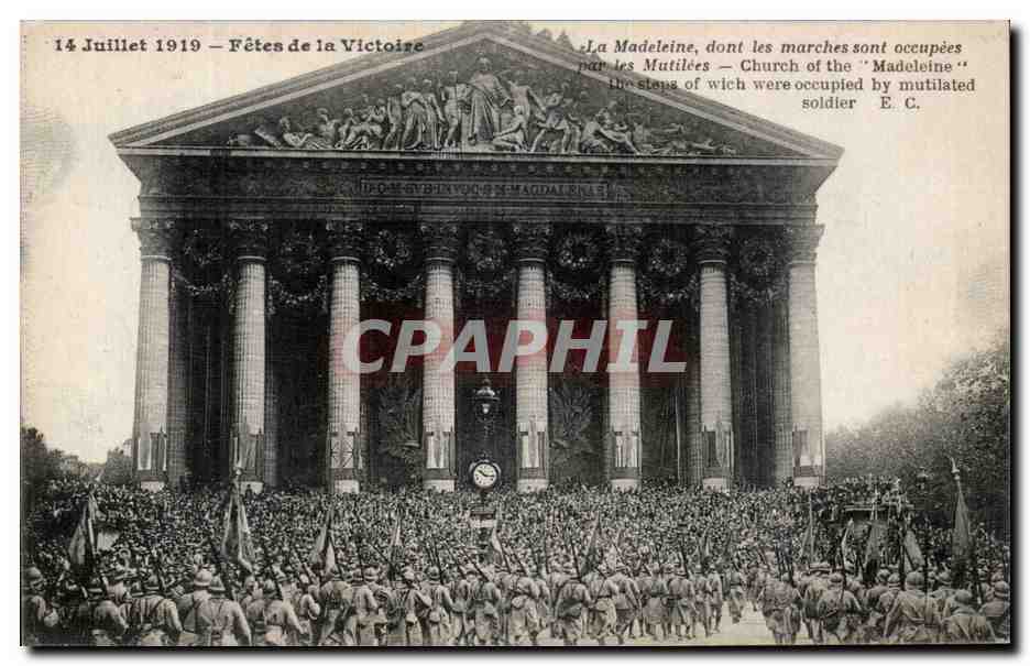 CPA Militaria Paris Fetes de la Victoire 14 juillet 1919 La Madeleine 
