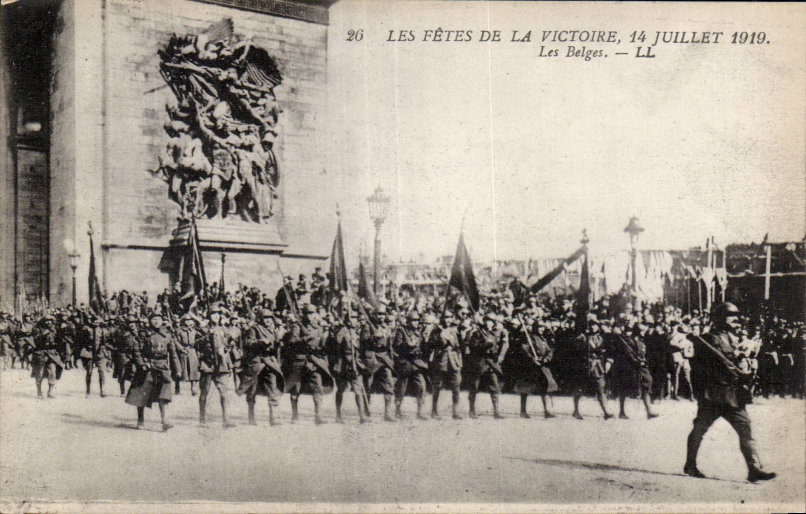 CPA Militaria Paris Fetes de la Victoire 14 juillet 1919 Le defile Les troupes belges Arc de Triomphe