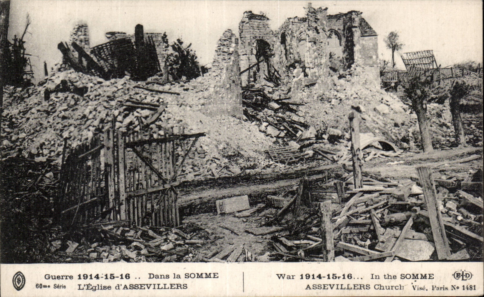 CPA Militaria Dans la Somme L eglise d Assevillers
