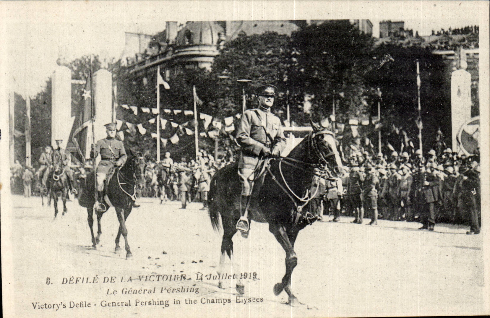 CPA Militaria 14 juillet 1919 Defile de la victoire Le general Pershing 
