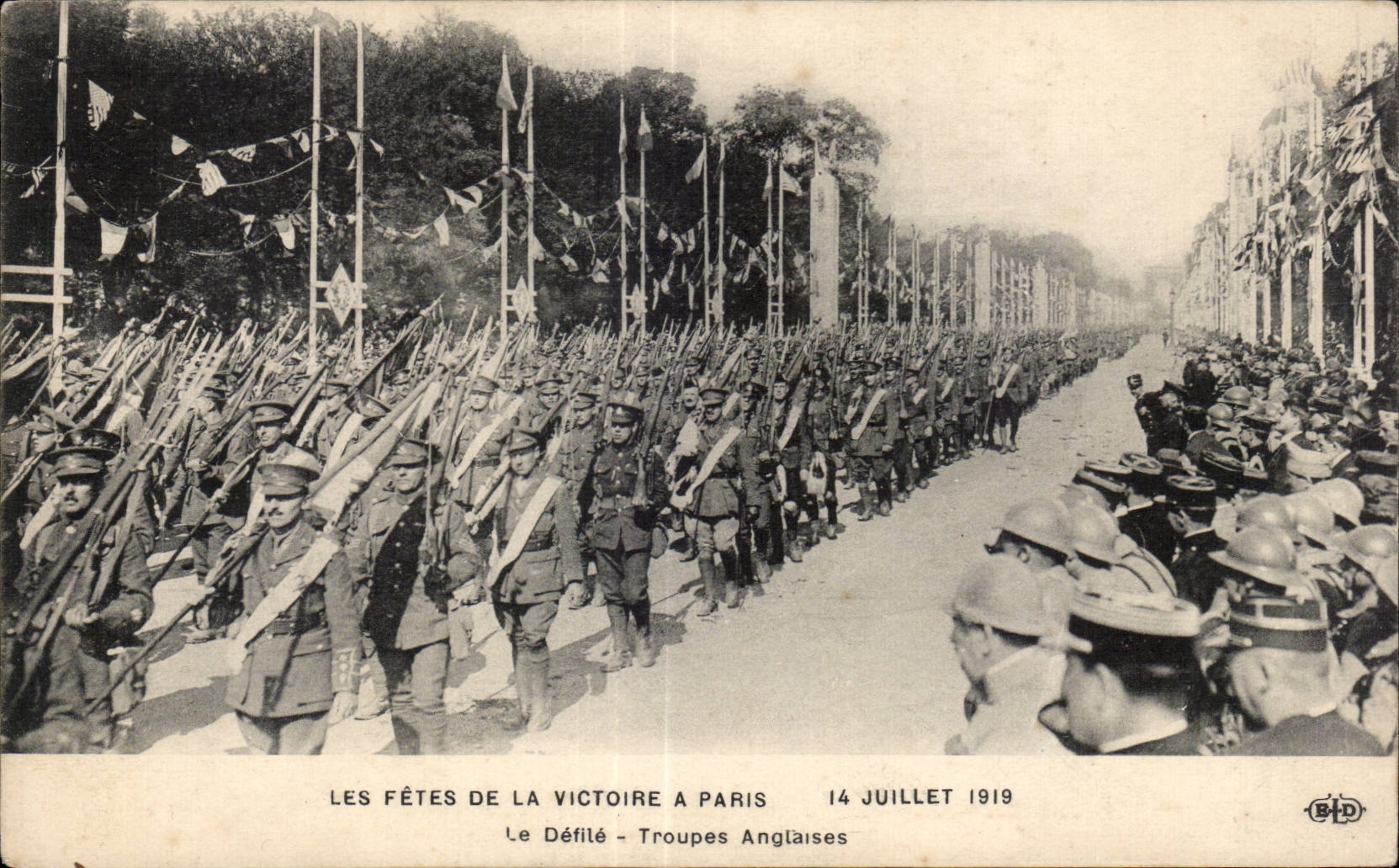 CPA Militaria Les fetes de la victoire 14 juillet 1919 Le defile Troupes anglaises