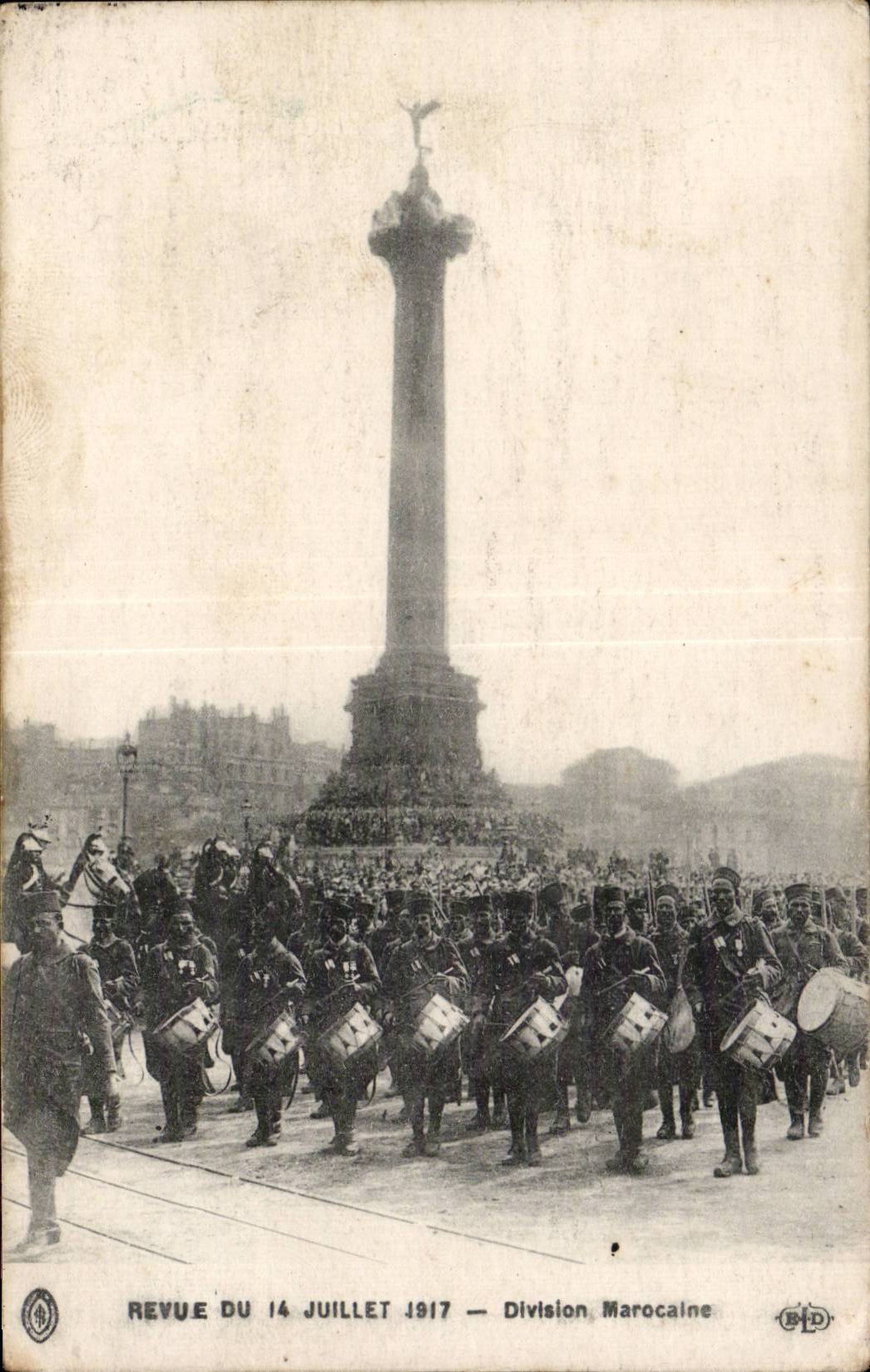 CPA Militaria REvue du 14 juillet 1917 Division marocaine 