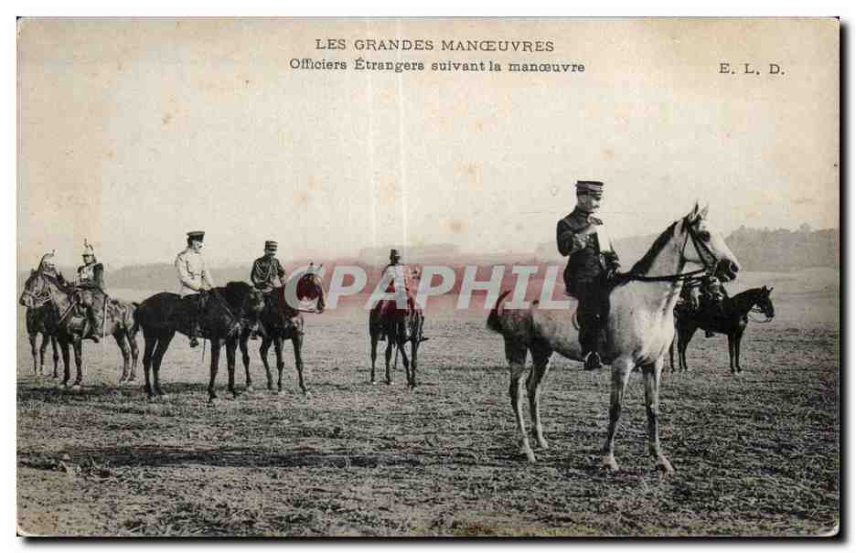CPA Militaria La grande guerre 1914 Les grandes manoeuvres Officiers etrangers suivant la manoeuvre Dragons 