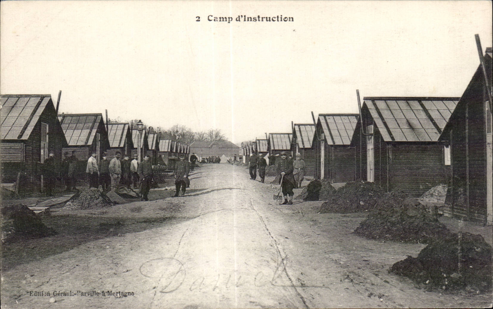 CPA Militaria La grande guerre 1914 Camp d instruction 