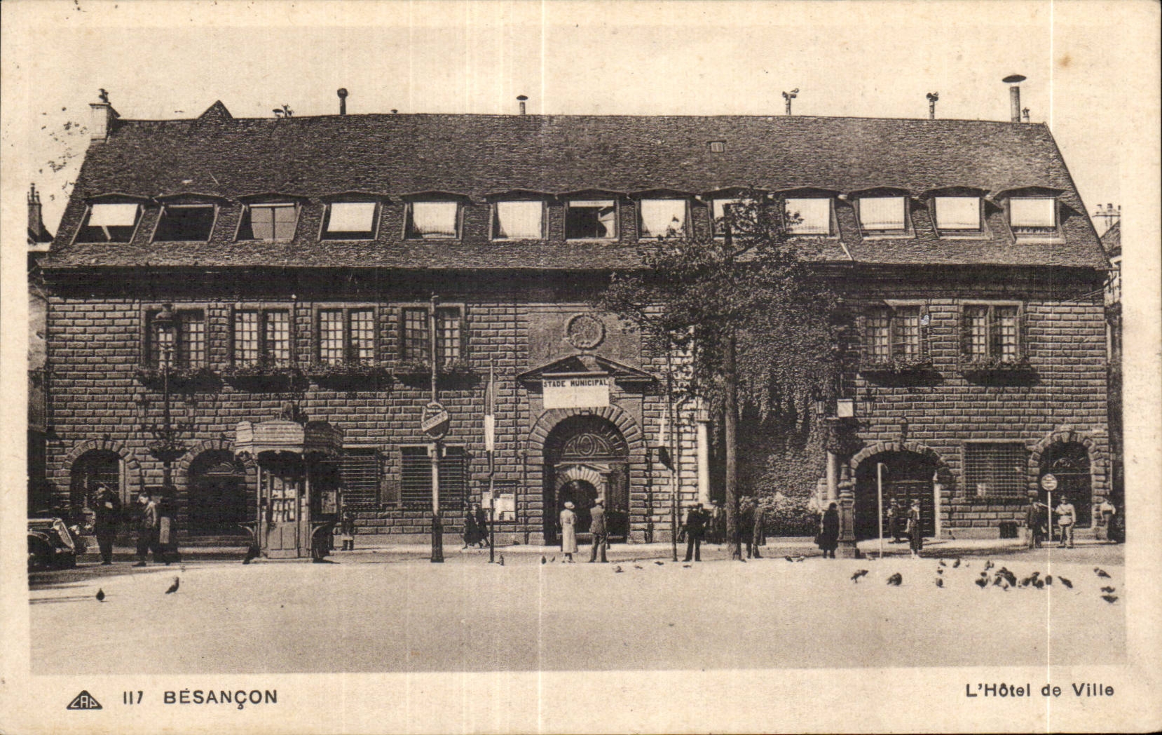 Besançon — L'Hôtel de Ville — éditeur CPA PHIL, n° 117