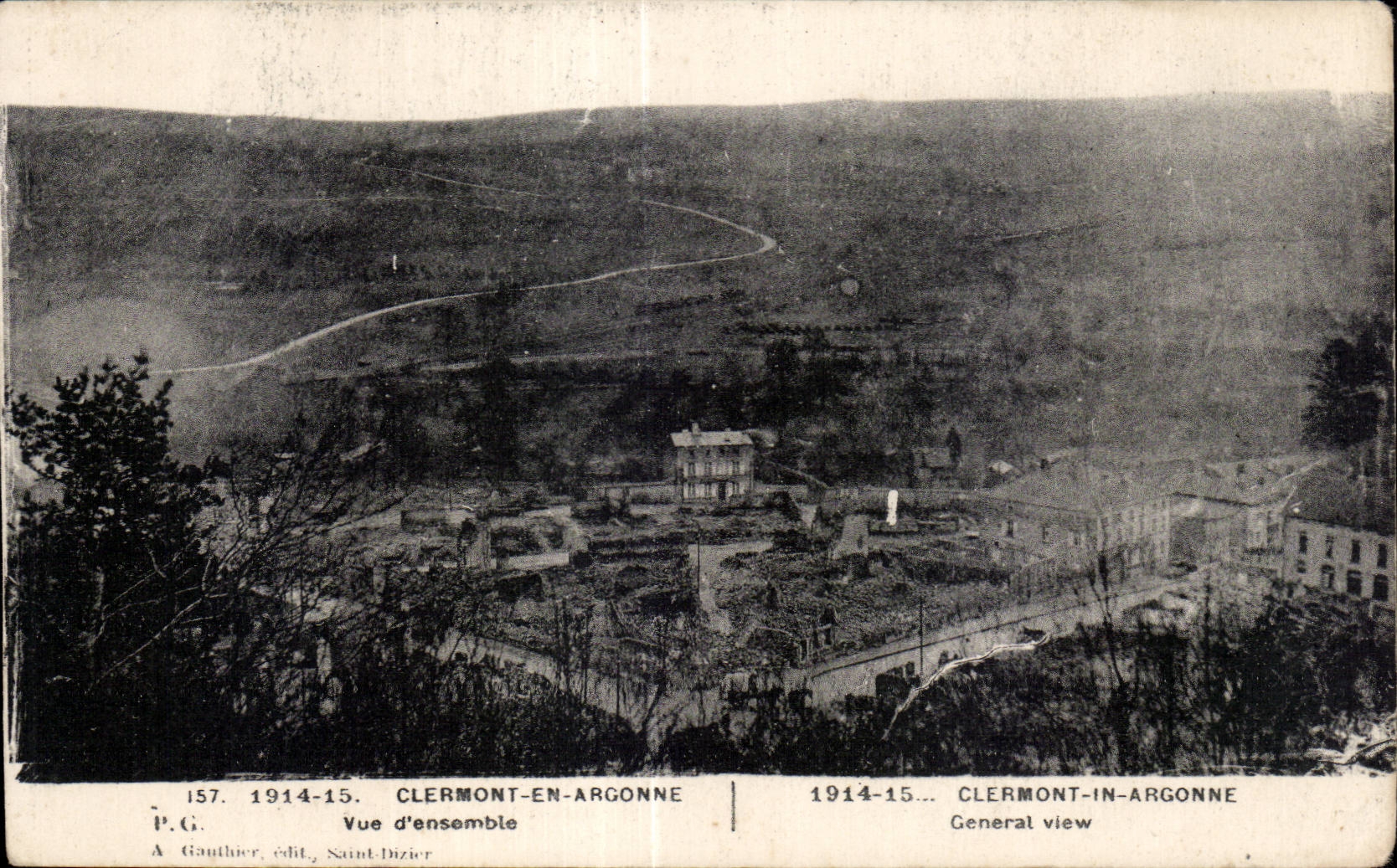 CPA Militaria Clermont en Argonne Vue d ensemble
