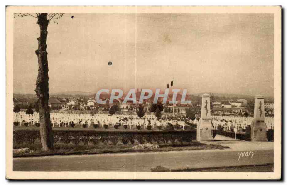 CPA Militaria Verdun Cimetiere militaire du faubourg Pave
