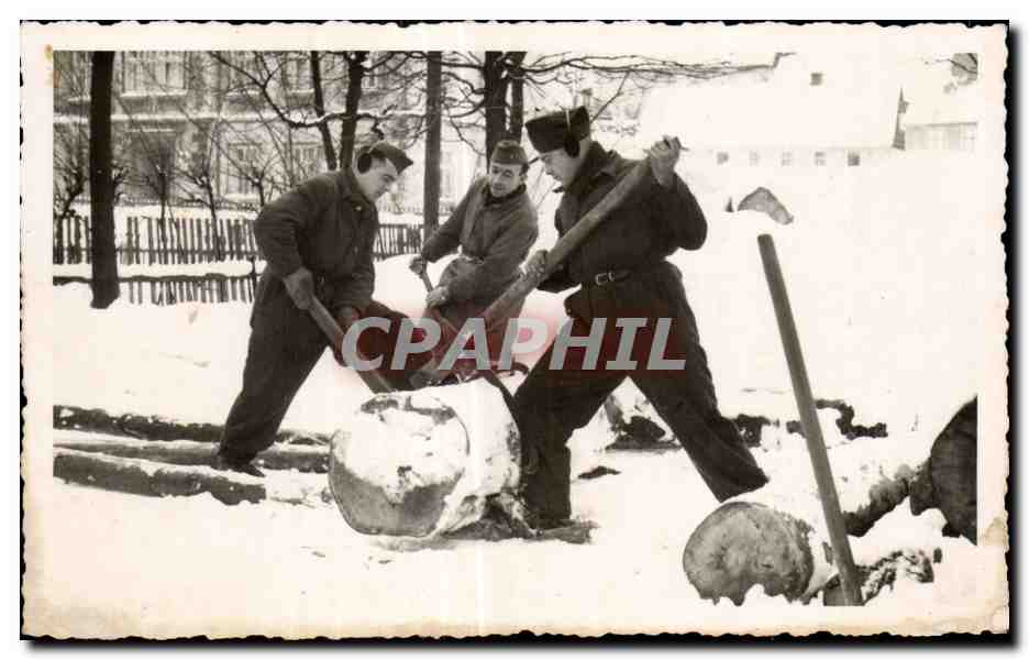 CPSM Militaria Soldats dans la neige 