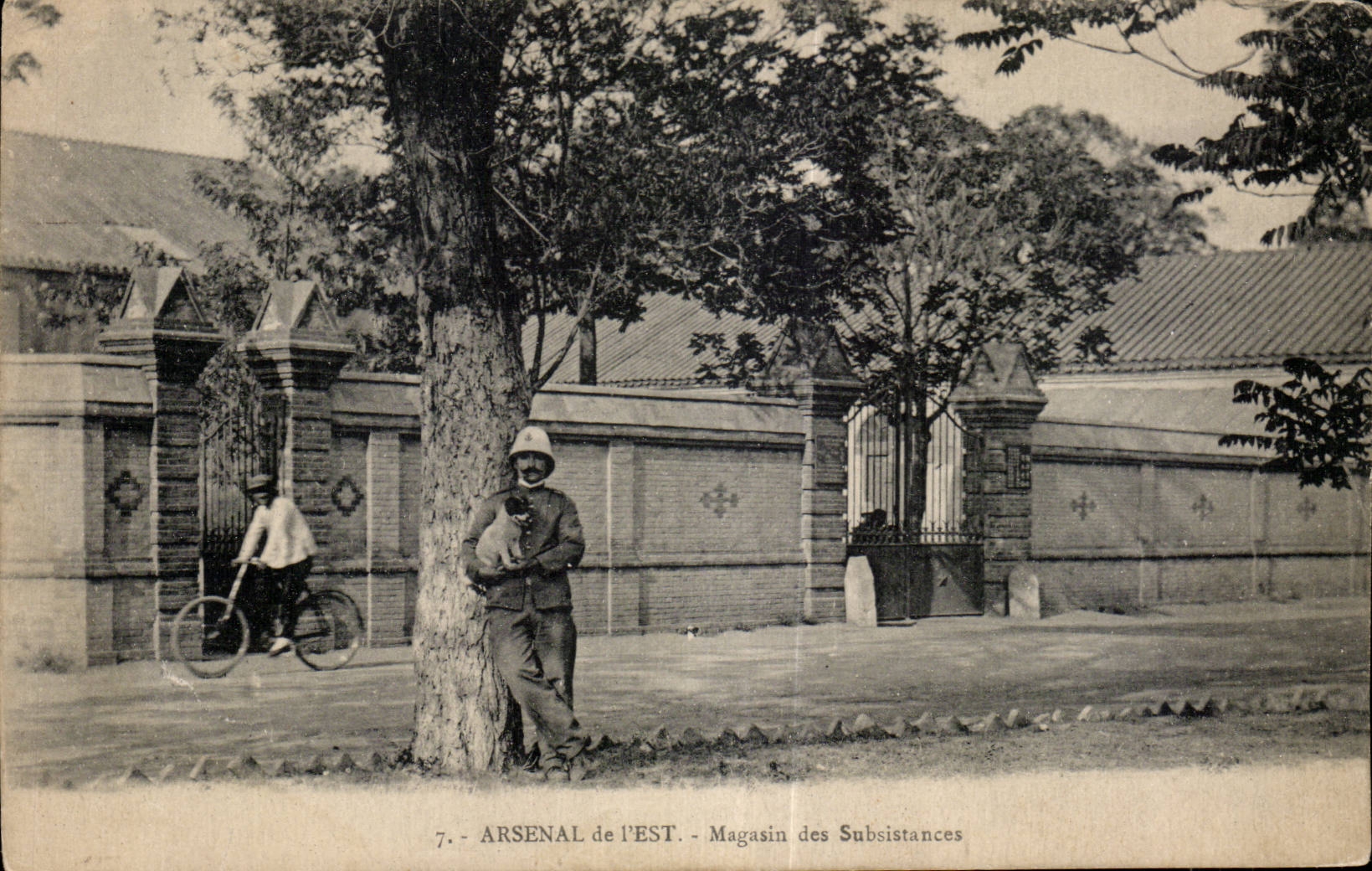 CPA Militaria Arsenal de l Est Magasin de subsistance