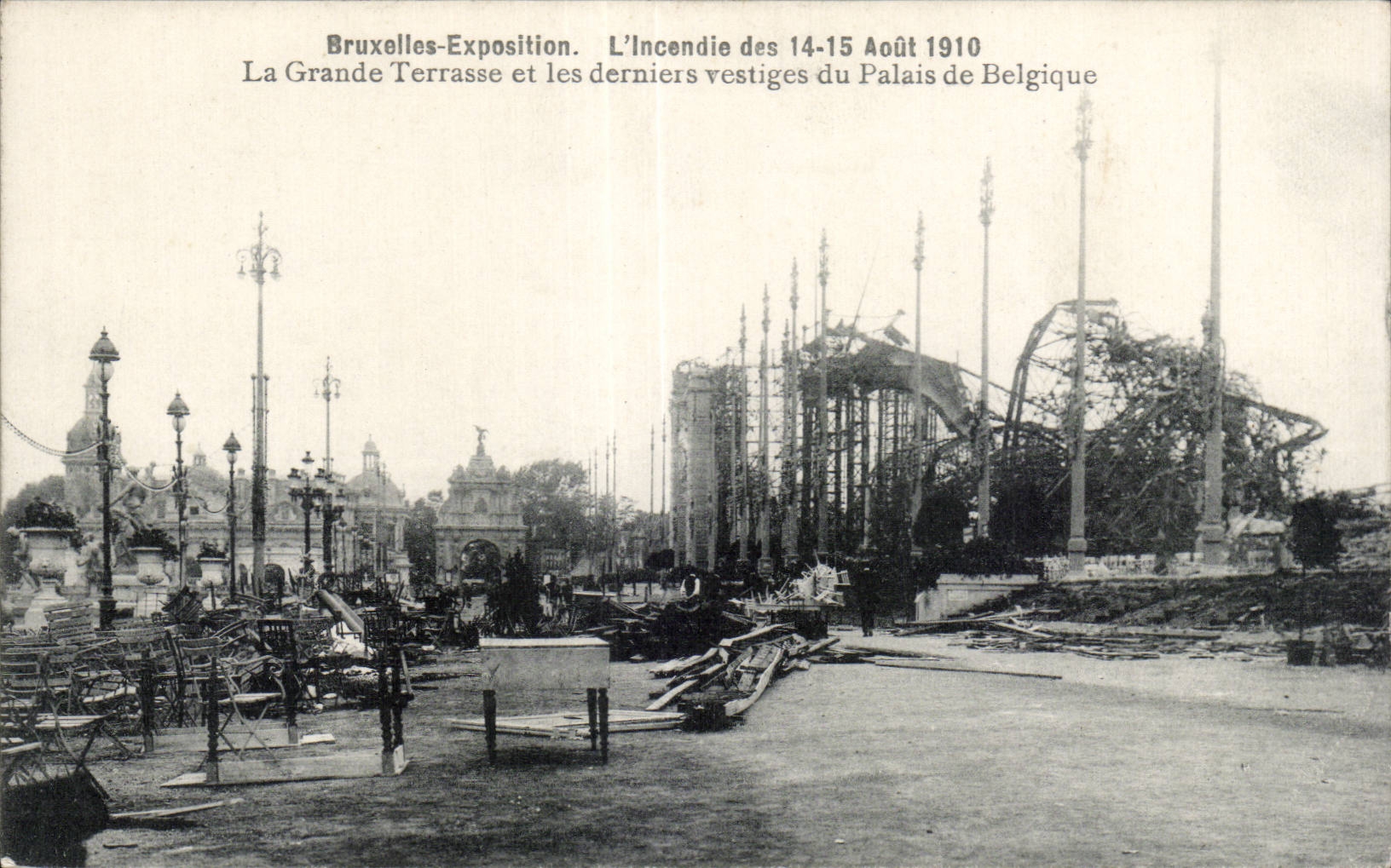 CPA Belgique Bruxelles Exposition L incendie des 14 15 aout 1910 La grande terrasse et les derniers vestiges du palais 