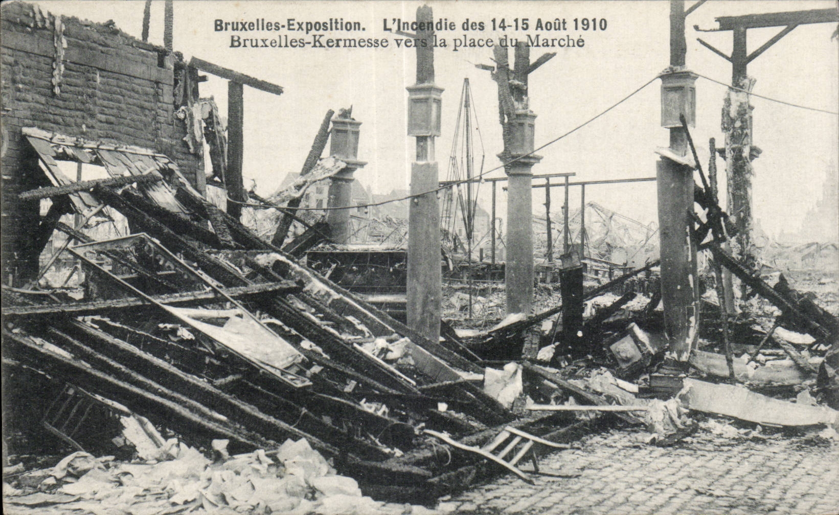 CPA Belgique Bruxelles Exposition Incendie des 14 15 aout 1910 Bruxelles kermesse vers la place du marche 