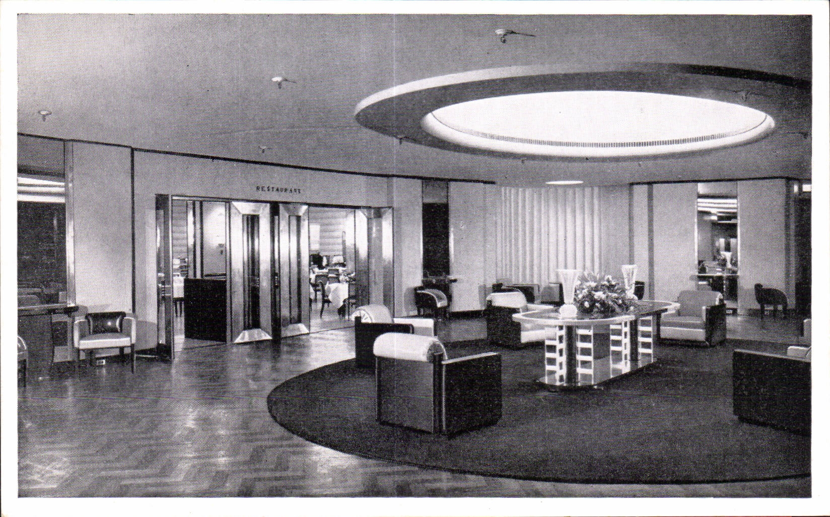 CPA Montreal Canada The Foyer approach to the Ninth Floor Restaurant of the T Eaton Co Limited Department Store